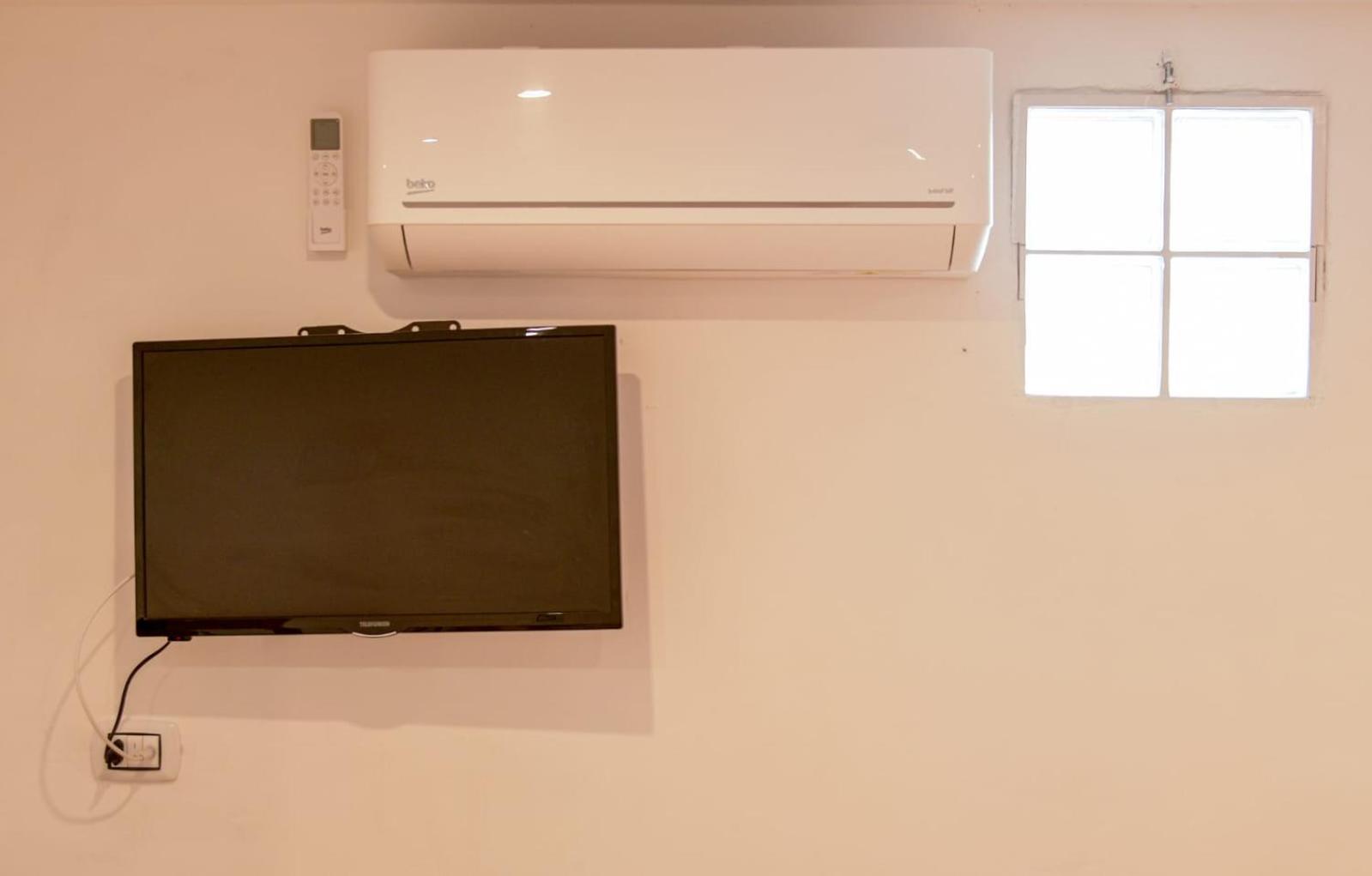 טראסיני Madre Terra Airport Rooms And Suites מראה חיצוני תמונה