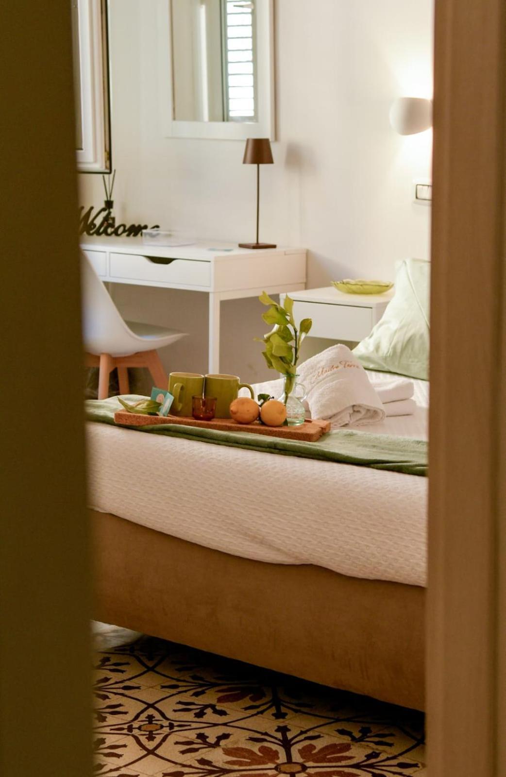 טראסיני Madre Terra Airport Rooms And Suites מראה חיצוני תמונה