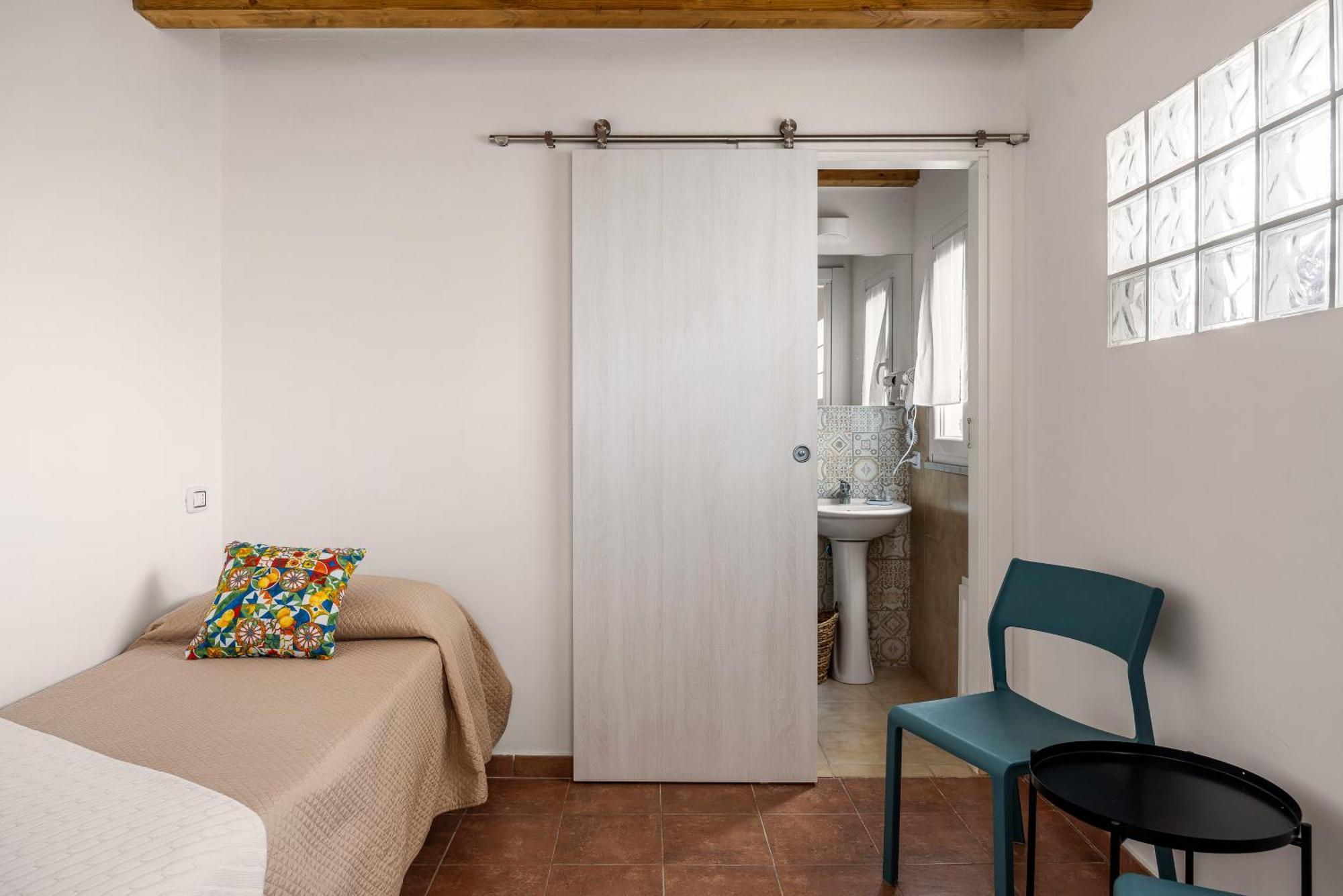 טראסיני Madre Terra Airport Rooms And Suites מראה חיצוני תמונה