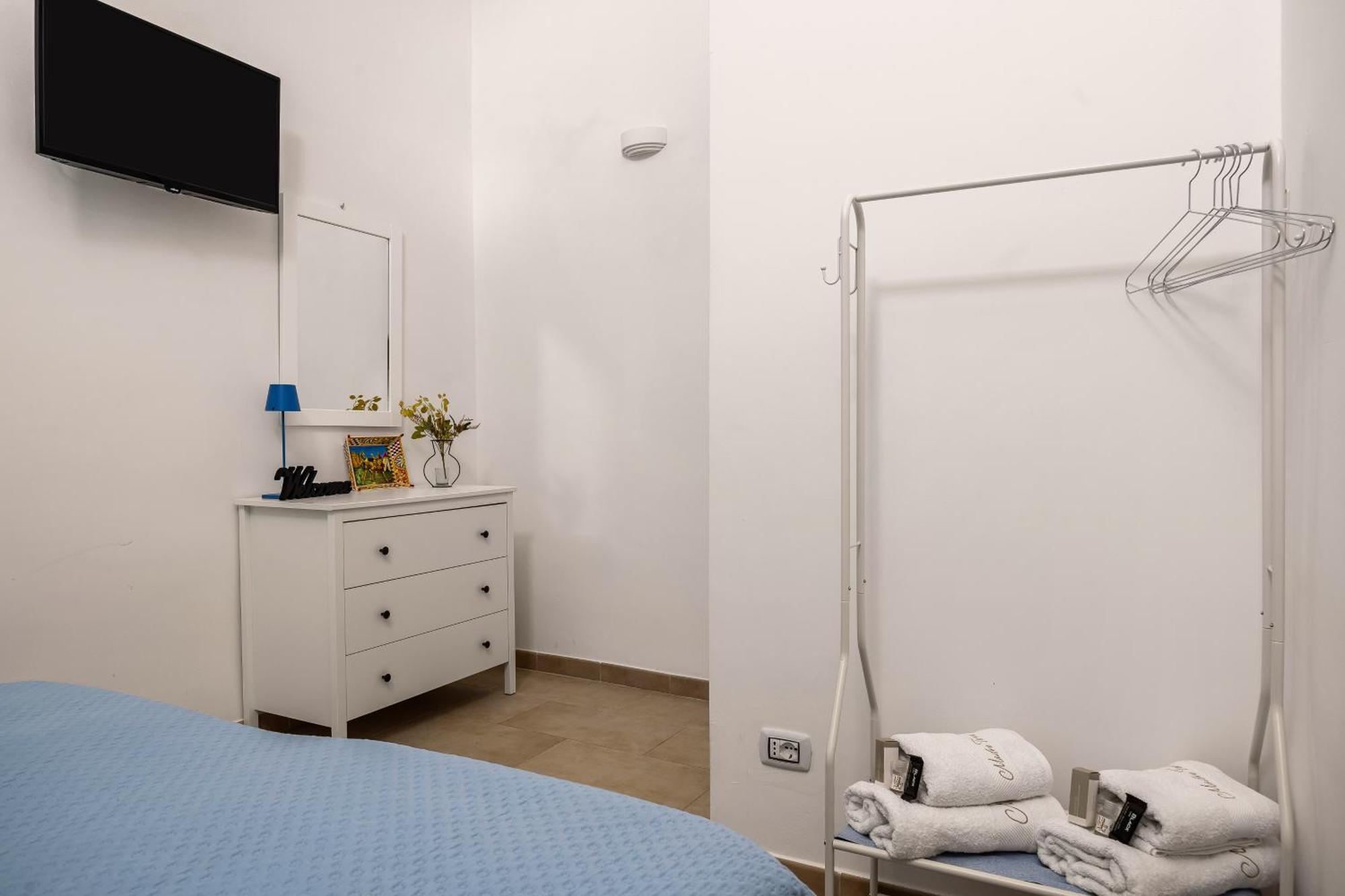 טראסיני Madre Terra Airport Rooms And Suites מראה חיצוני תמונה