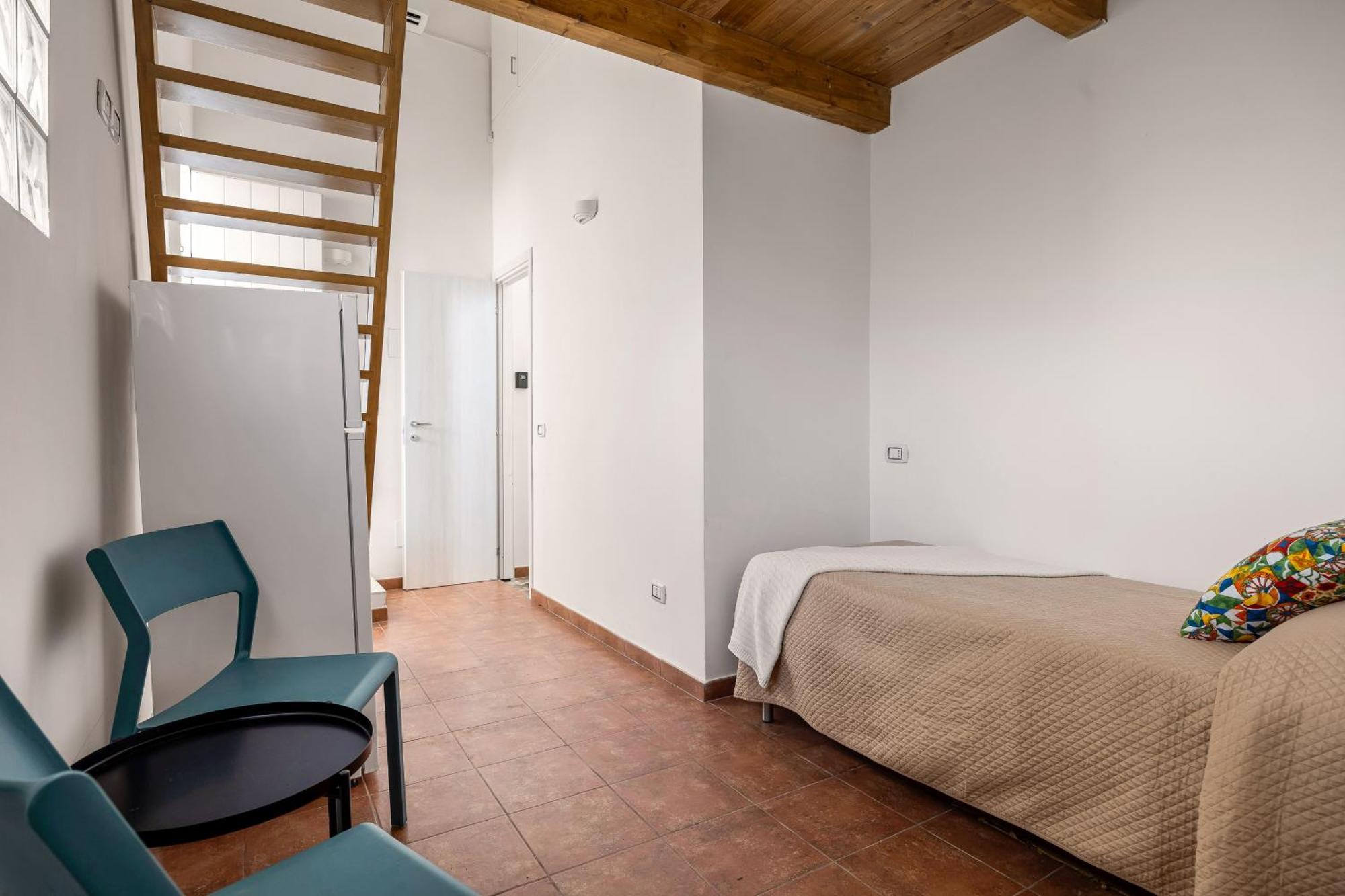 טראסיני Madre Terra Airport Rooms And Suites מראה חיצוני תמונה