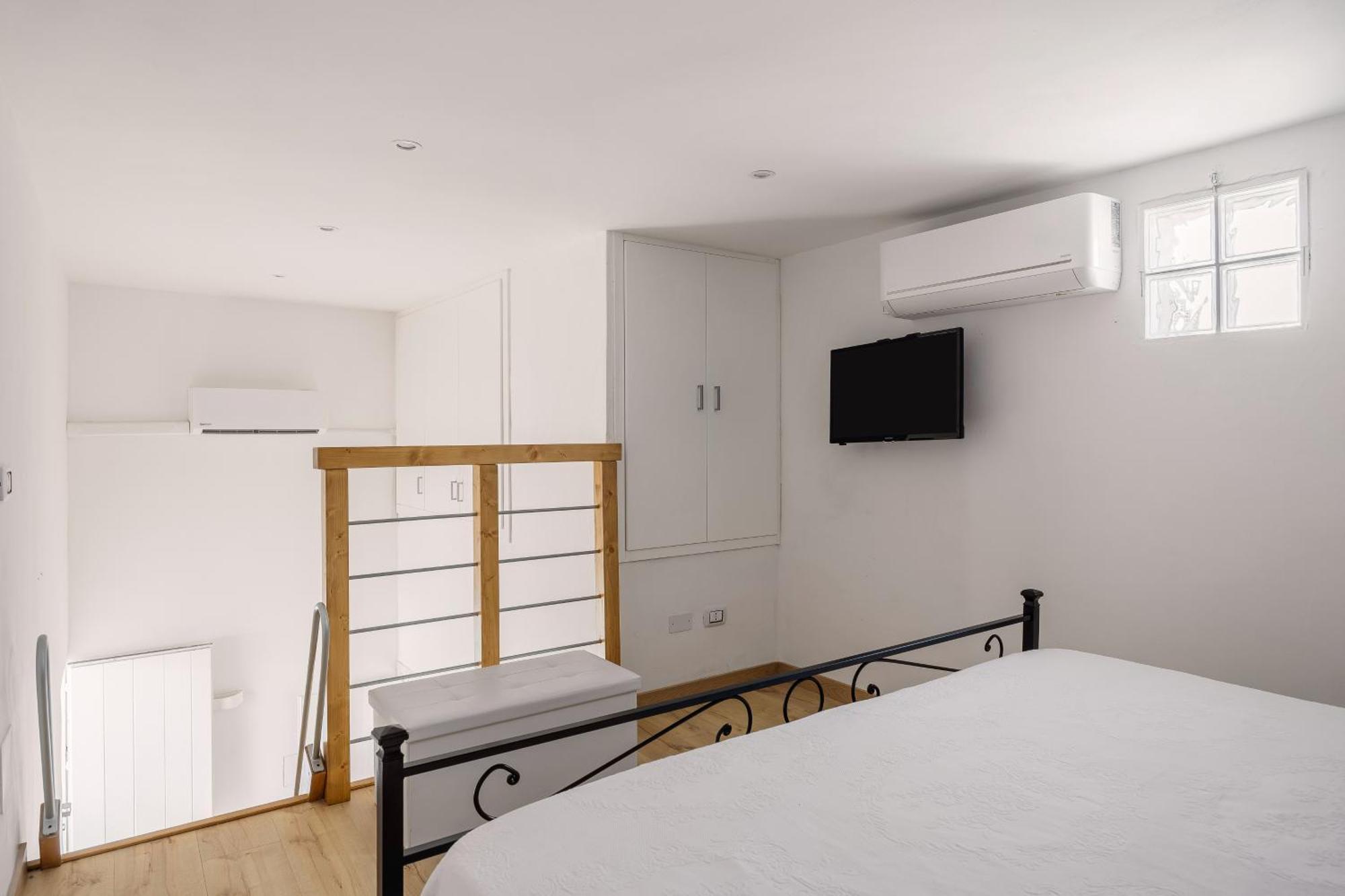 טראסיני Madre Terra Airport Rooms And Suites מראה חיצוני תמונה