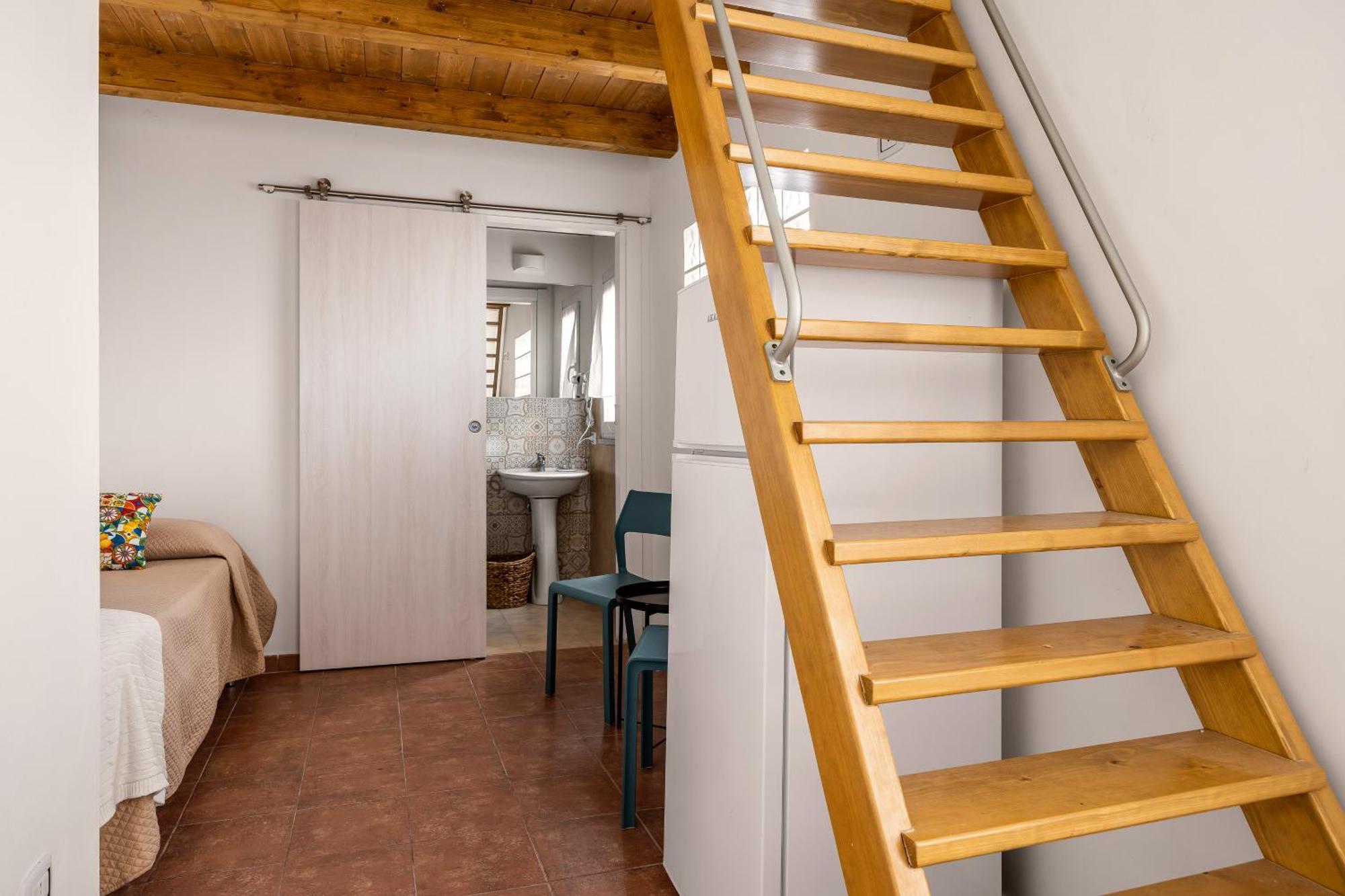 טראסיני Madre Terra Airport Rooms And Suites מראה חיצוני תמונה