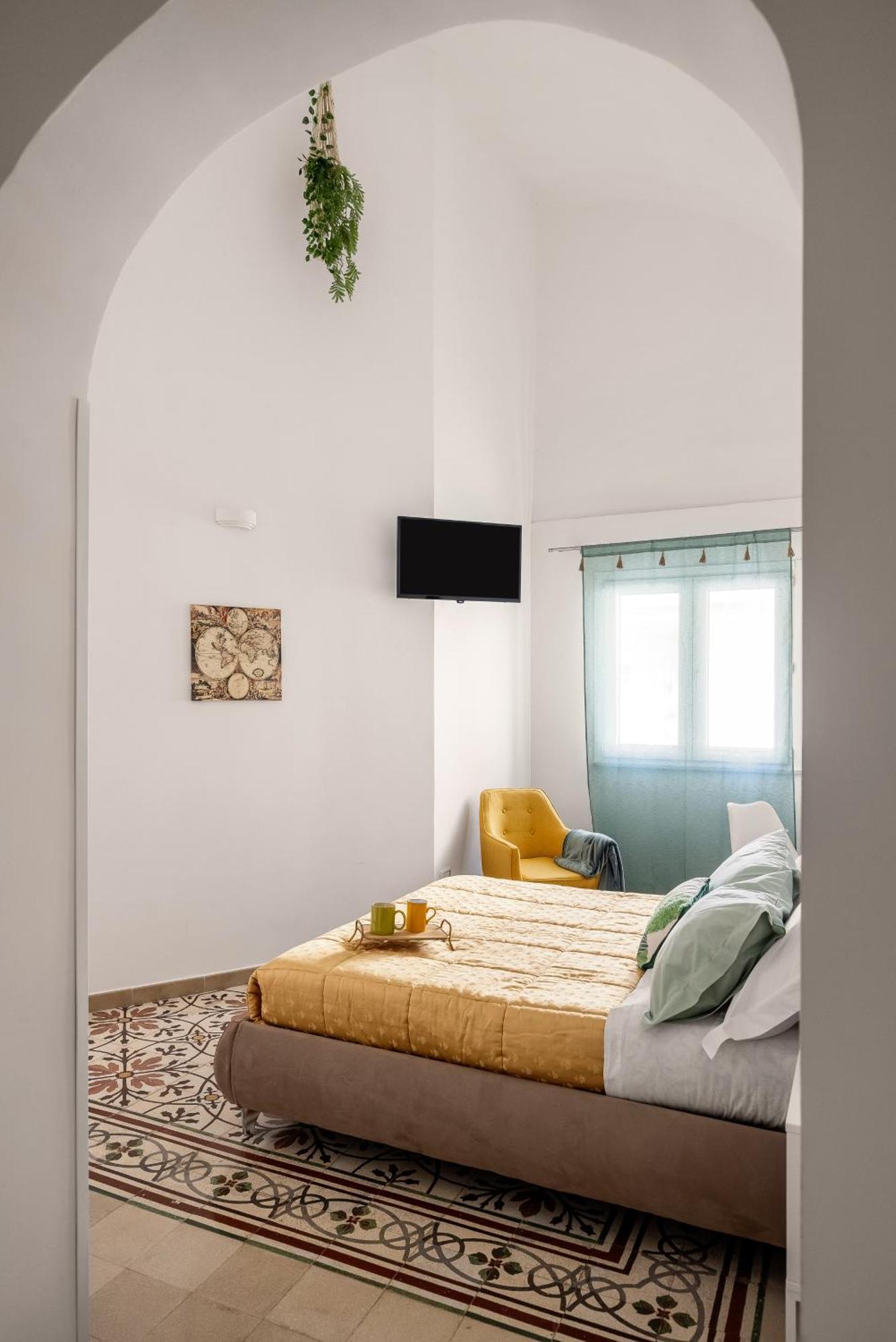 טראסיני Madre Terra Airport Rooms And Suites מראה חיצוני תמונה