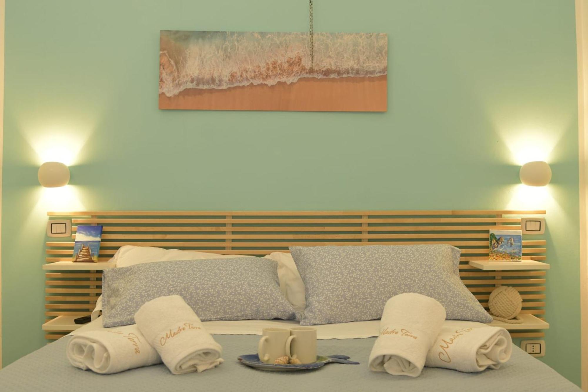 טראסיני Madre Terra Airport Rooms And Suites מראה חיצוני תמונה