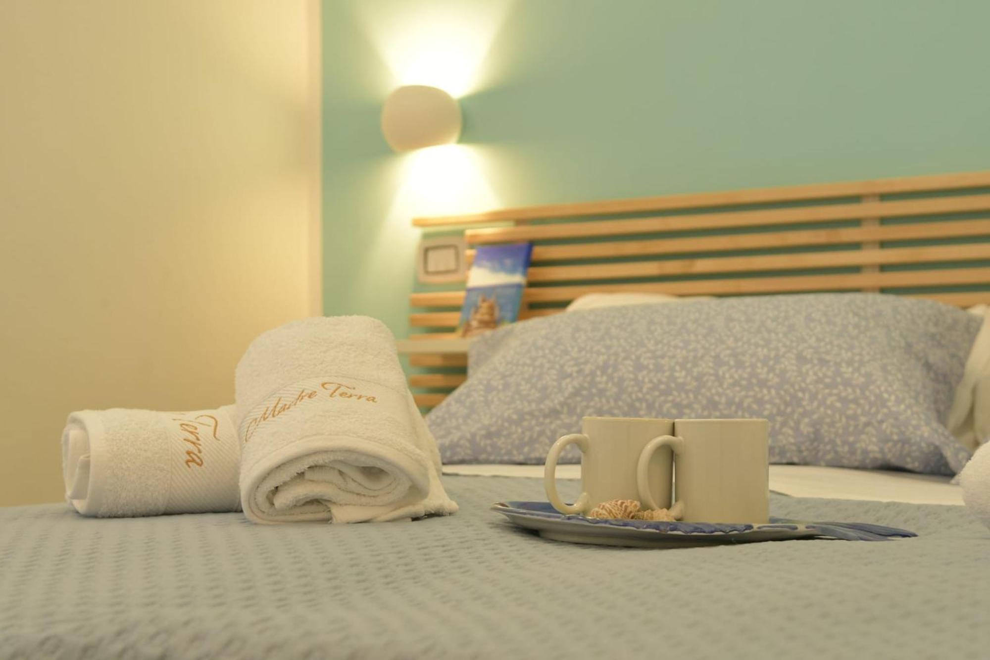 טראסיני Madre Terra Airport Rooms And Suites מראה חיצוני תמונה